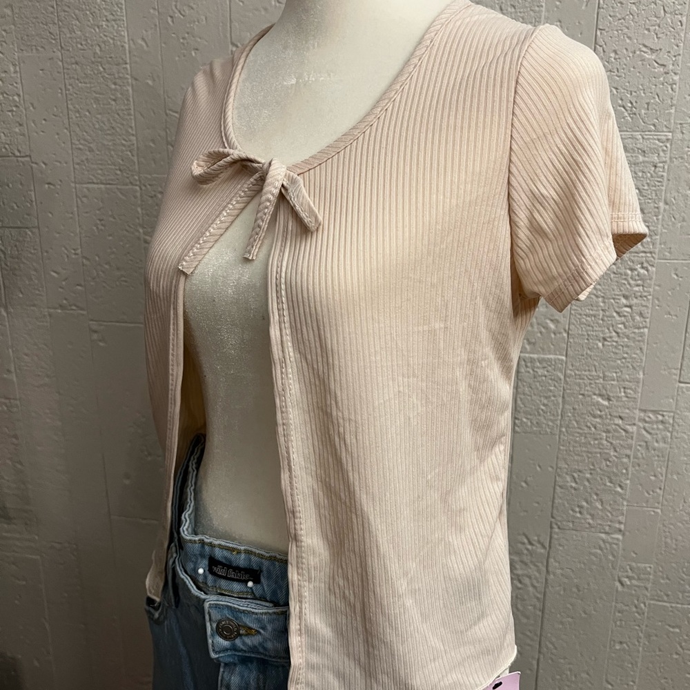 medium tie shirt